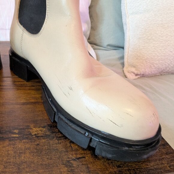 Beige boots - Picture 3 of 4